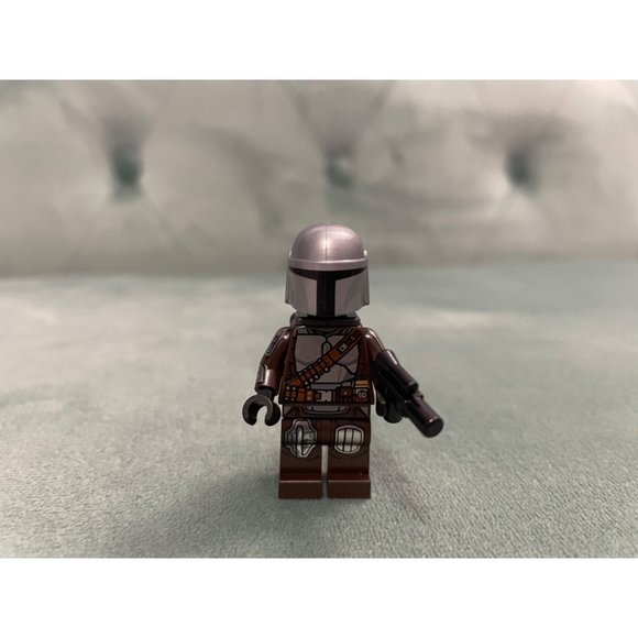 sw1166 The Mandalorian Minifigure - Silver Beskar Armor, Jetpack" NEW L206 - Picture 3 of 6